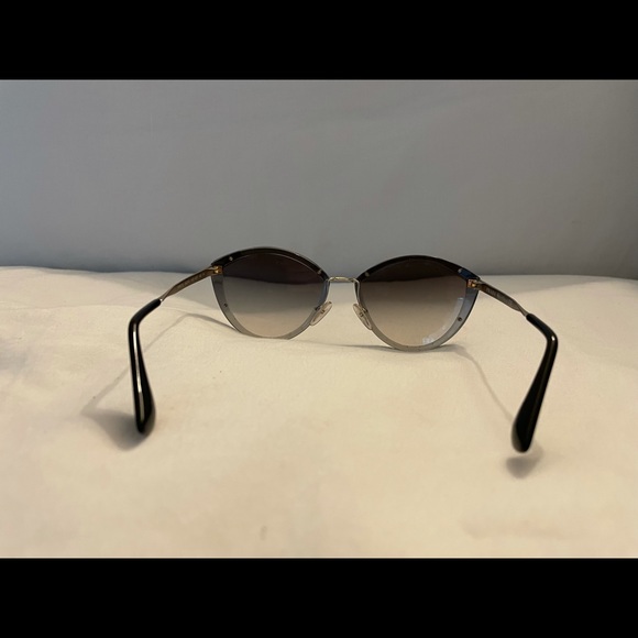 Prada sunglasses - Picture 6 of 10
